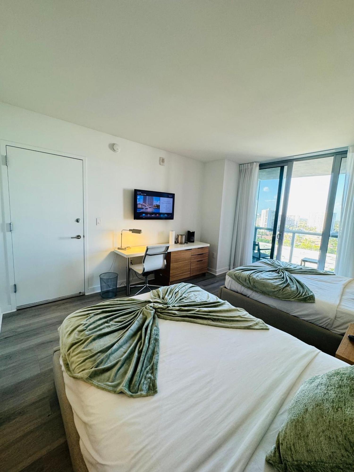 Lovely 2Bed 1Bath Condo With Private Balcony 18Th Floor Plaja Hallandale Exterior foto